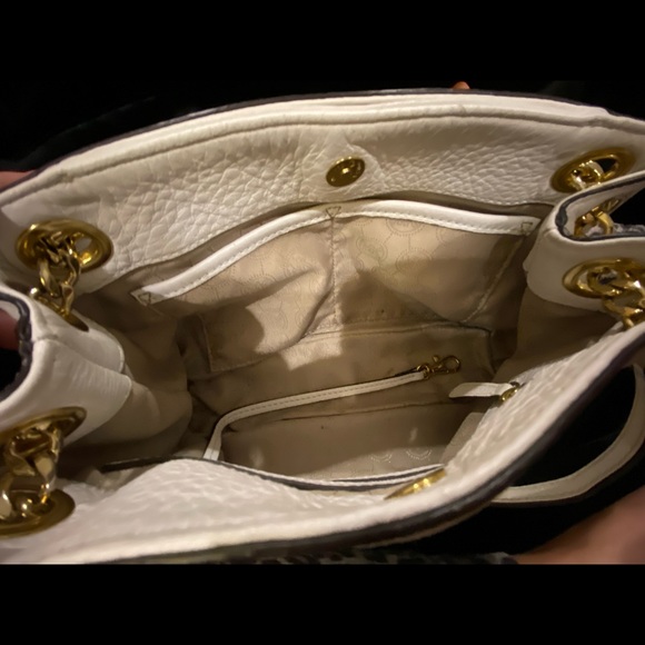 Michael Kors White Jet Set Chain Shoulder Bag - Picture 12 of 13